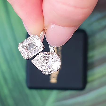 Кольцо открытое с бриллиантом Груша 3,5 ct и бриллиантом Изумрудной огранки 3,03 ct